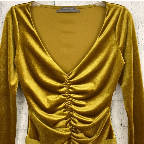 Urban Outfitters Women’s Aly Velvet Ruched Thong Bodysuit Size Med - Picture 5 of 7